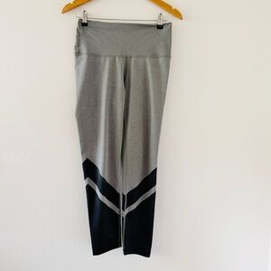 Aerie Gray & Black Chill Play Move Leggings